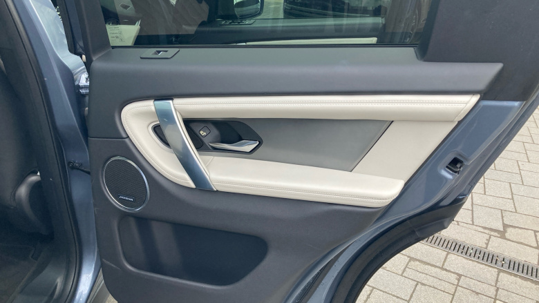 Land Rover Discovery Sport 1.5 P300e R-Dynamic HSE 5dr Auto [5 Seat] Station Wagon